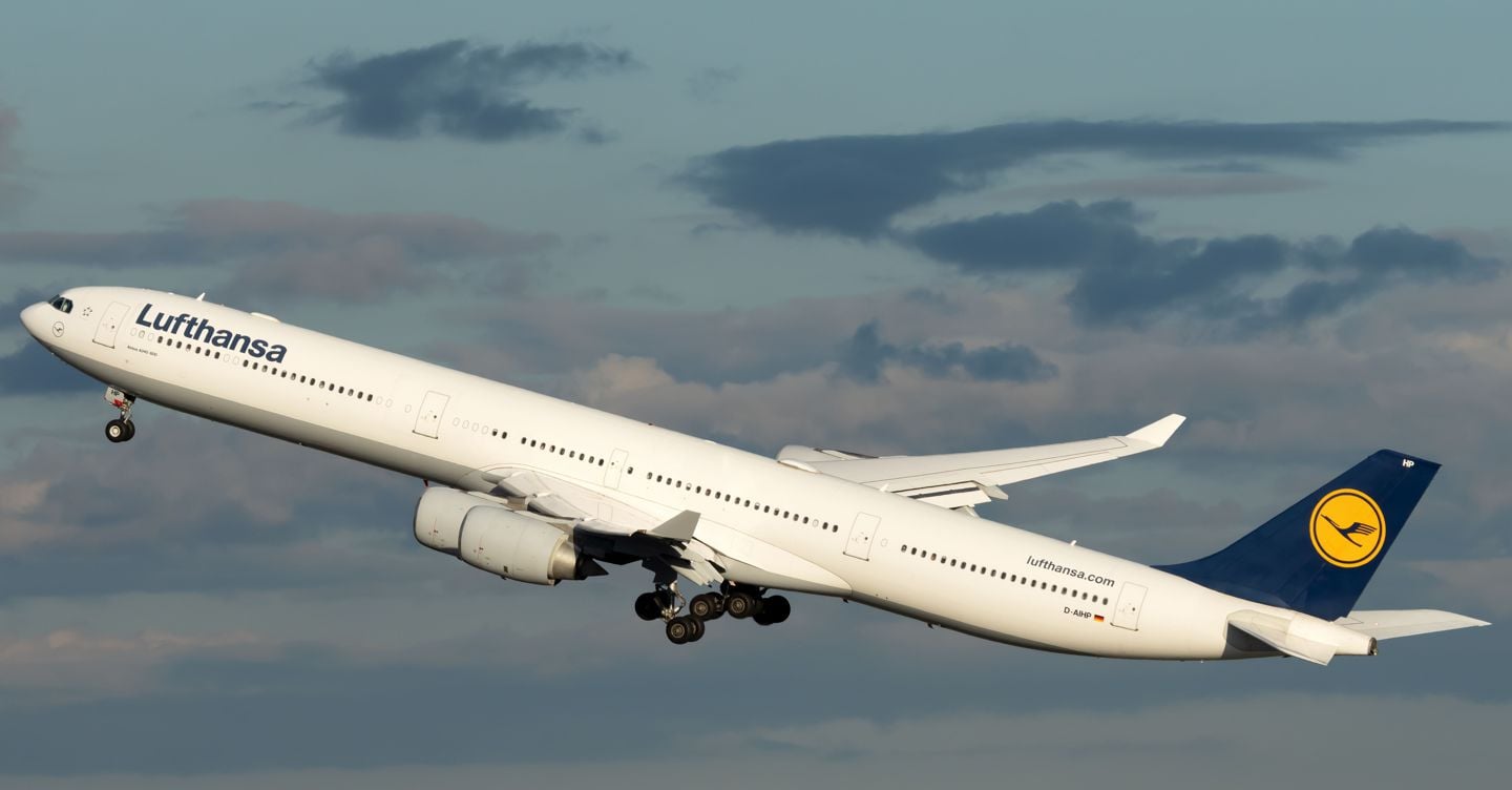 Lufthansa, ultimo volo per l’Airbus A340-600: si chiude l’era dei quadrimotori