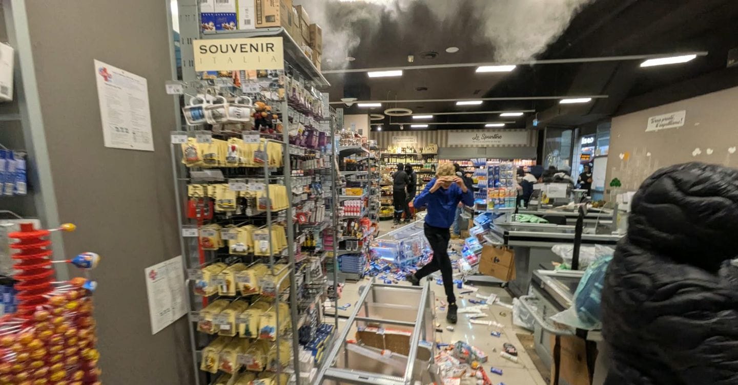 Allarme utili di Carrefour: l’ondata di violenze in Francia cambia le stime