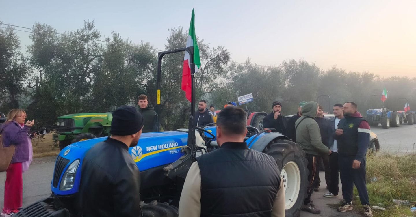 Autotrasporto, ancora blocchi e proteste nel sud Italia. Attesa per l’incontro con Salvini