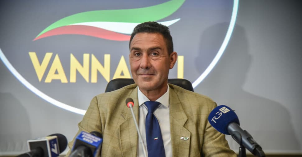 scontri di piazza vannacci propone proiettili di gomma e cani per disperdere i violenti da Ilsole24ore.com scontri di piazza vannacci propone proiettili di gomma e cani per disperdere i violenti