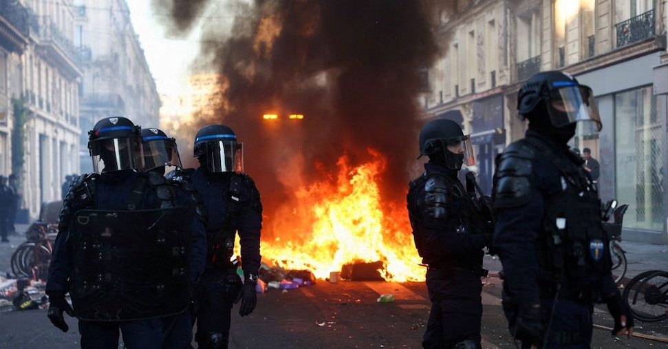Ue indaga su disinformazione filo-russa legata alle proteste in Francia