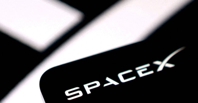 FILE PHOTO: The SpaceX logo in this illustration taken June 11, 2026. REUTERS/Dado Ruvic/Illustration/File Photo REUTERS