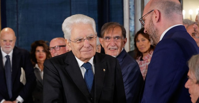 Il presidente della Repubblica Sergio Mattarella al Quirinale durante la cerimonia di consegna delle insegne di Cavaliere dell'Ordine - Al Merito del Lavoro - ai Cavalieri del Lavoro nominati il 2 giugno 2026, Roma ANSA