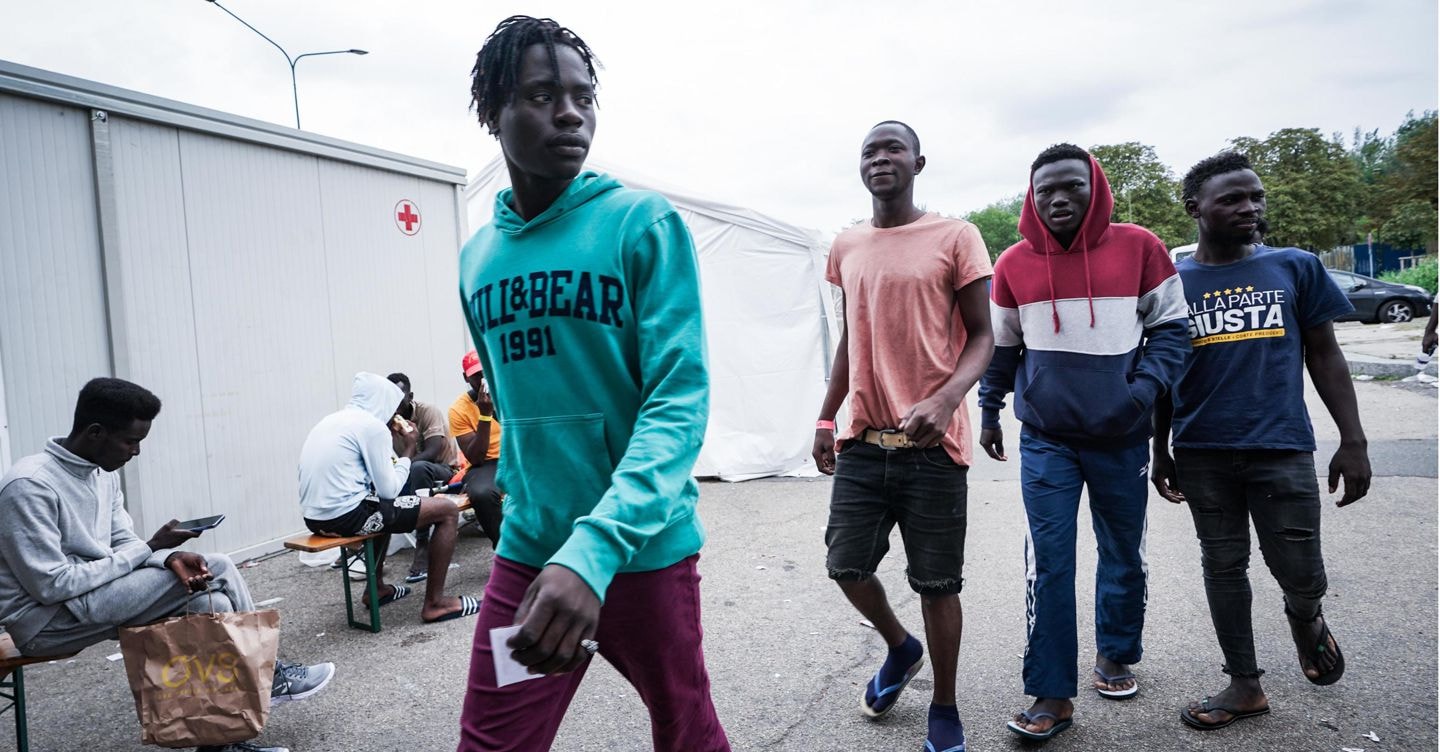 Immigrati, record dei permessi di soggiorno: +47% nel 2025, il più alto degli ultimi 15 anni