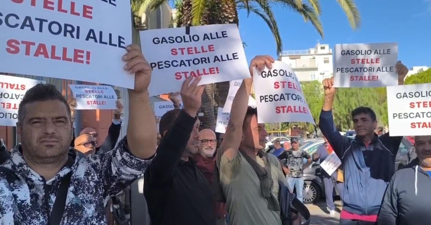 Fermi in protesta anche i pescherecci, dal governo 10 milioni