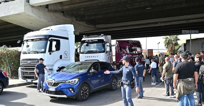 Rimossi i blocchi dei Tir anche in Campania (IPP)