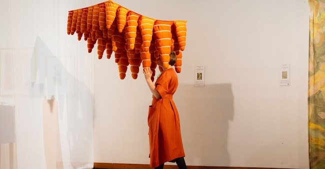 Punta sulla creatività più imperfetta, imprevedibile e autentica la Dutch Design Week 2026 di Eindhoven.