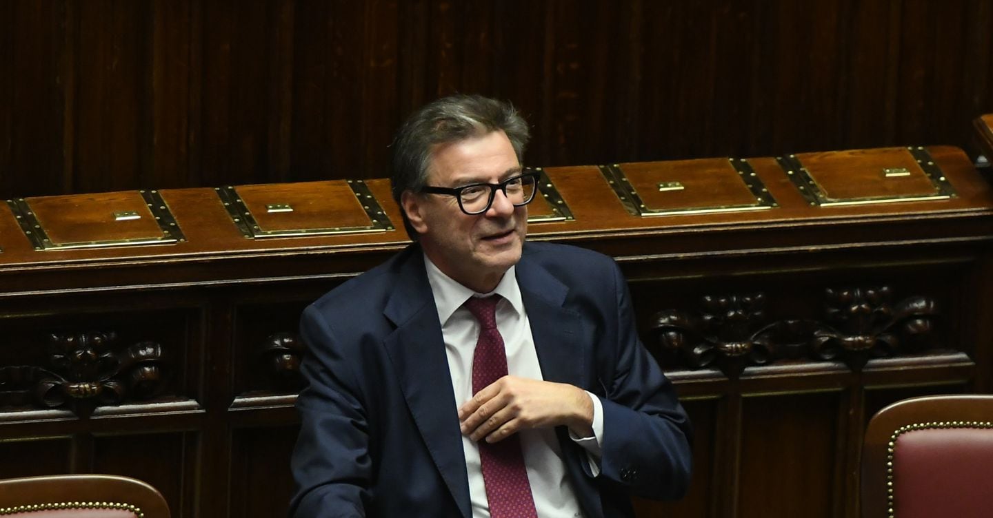 Legge di bilancio, Giorgetti: «Aspettiamo i margini Ue». E avverte: «La coperta è corta»