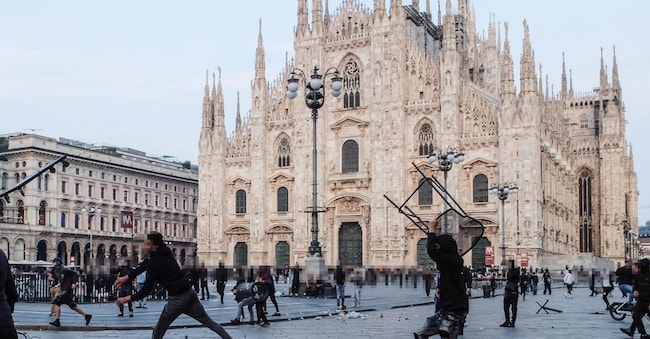 Scontri in piazza del Duomo a Milano durante la manifestazione “Italia in piazza” del 17 Ottobre 2026 ANSA