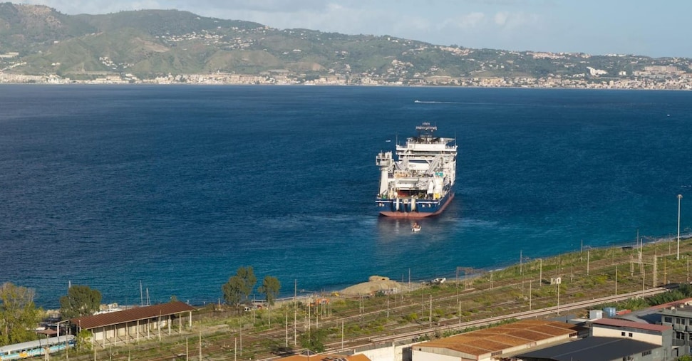terna al via la posa dei cavi sottomarini dell8217elettrodotto tra calabria e sicilia da Ilsole24ore.com terna al via la posa dei cavi sottomarini dell8217elettrodotto tra calabria e sicilia