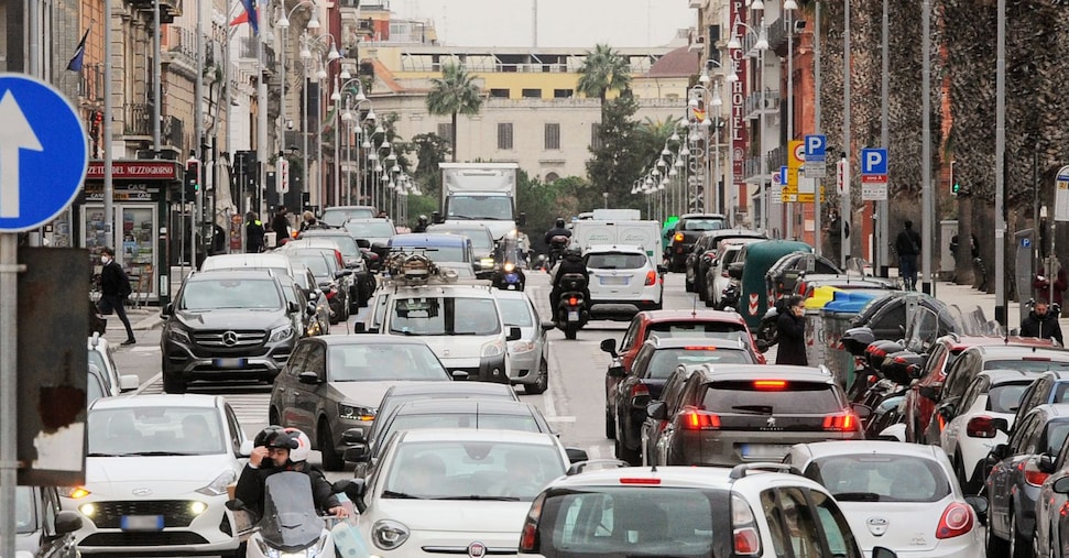 Bollo auto, per le famiglie povere lo sconto vale quasi il triplo Bollo auto, per le famiglie povere lo sconto vale quasi il triplo