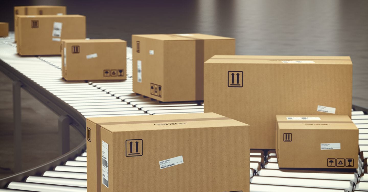 Overpackaging, l’altra faccia dell’e-commerce che deve fare i conti con pacchi e imballaggi sovradimensionati