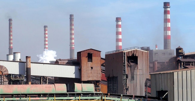 EX ILVA  ACCIAIERIA ACCIAIERIE TARANTO IMPIANTO SIDERURGICO SIDERURGIA ARCELOR MITTAL ARCELORMITTAL OPERAIO EX ILVA LA PROCURA DI TARANTO CHIEDE GLI ARRESTI DOMICILIARI PER L’EX AD MORSELLI - FOTO ARCHIVIO 7146