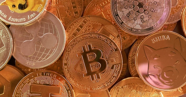 FOTO D'ARCHIVIO: In questa illustrazione realizzata il 10 settembre 2025 è raffigurata una rappresentazione delle criptovalute. REUTERS/Dado Ruvic/Illustrazione/Foto d'archivio Reuters