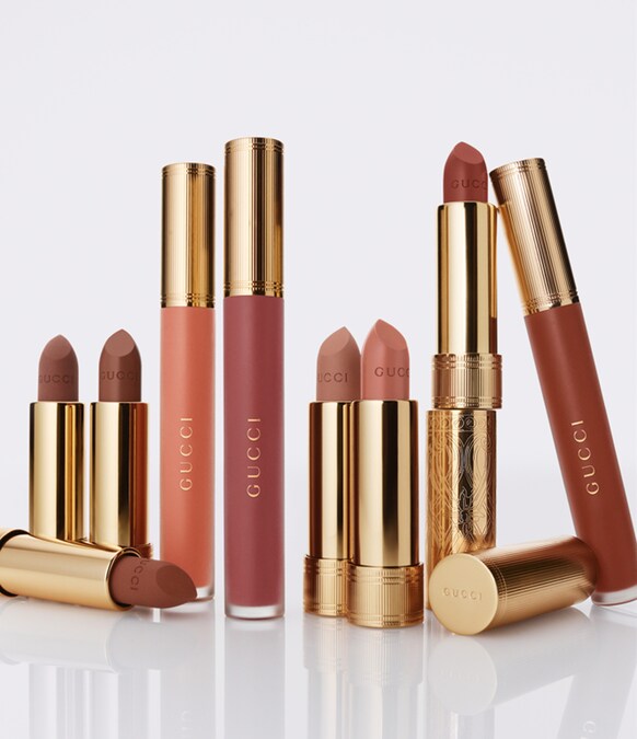 La nuova collezione Neutrals di Gucci, 15 rossetti articolati in Rouge à Lèvres Mat, Rouge à Lèvres Liquide Mat e Rouge à Lèvres Satin (52 euro l’uno).