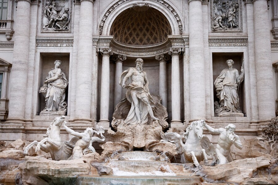 La riapertura della Fontana di Trevi (REUTERS)