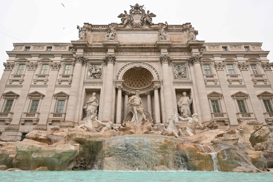La riapertura della Fontana di Trevi (AFP)