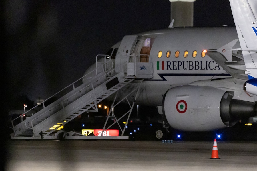 L’aereo del Primo Ministro italiano Giorgia Meloni è stato avvistato all’aeroporto internazionale di West Palm Beach mentre i media italiani hanno riferito che Meloni incontrerà il presidente eletto degli Stati Uniti Donald Trump nella sua residenza di Mar-a-Lago a Palm Beach, Florida, Stati Uniti. (REUTERS/Carlos Barria) (REUTERS)