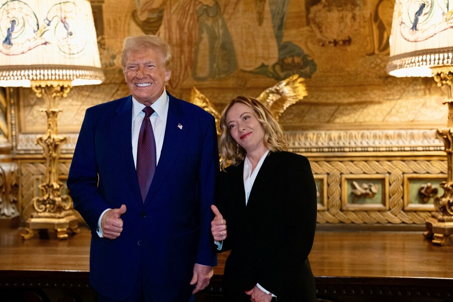 Il presidente eletto degli Stati Uniti Donald Trump incontra il primo ministro italiano Giorgia Meloni a Mar-a-Lago a Palm Beach, Florida, Stati Uniti. (Italian Government/Handout via REUTERS) (via REUTERS)