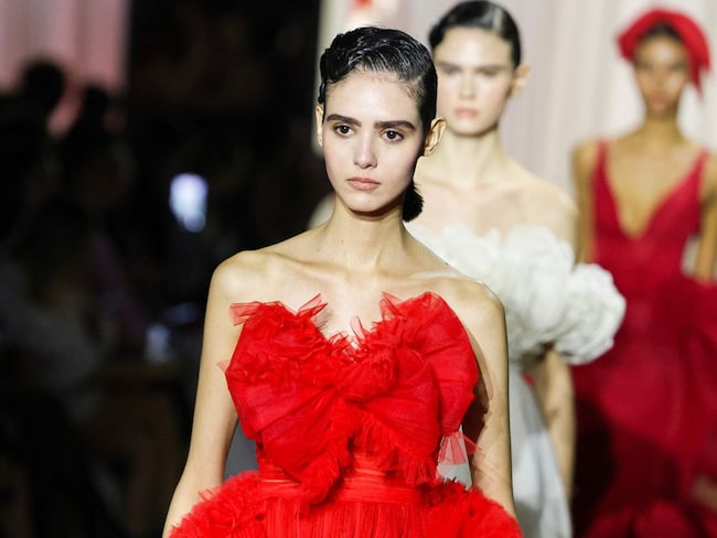 Giambattista Valli, la collezione per la PE 2025