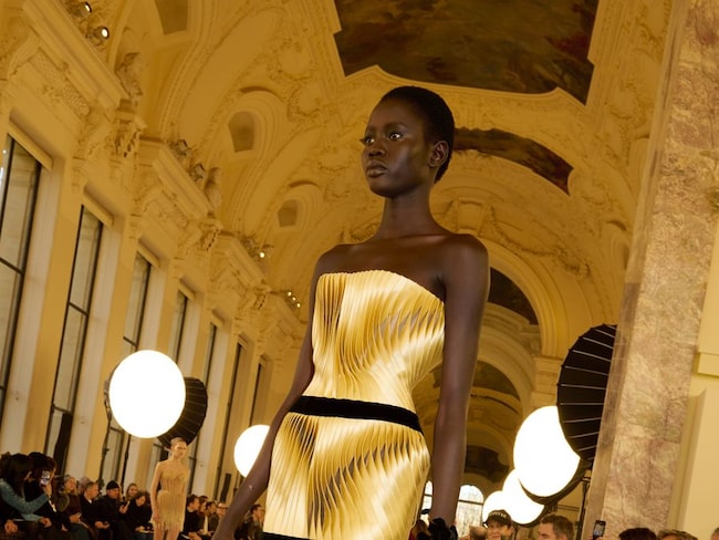 Schiaparelli, la collezione per la PE 2025