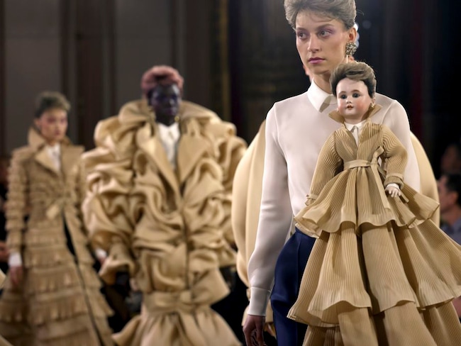 Viktor &amp; Rolf, la collezione per la PE 2025