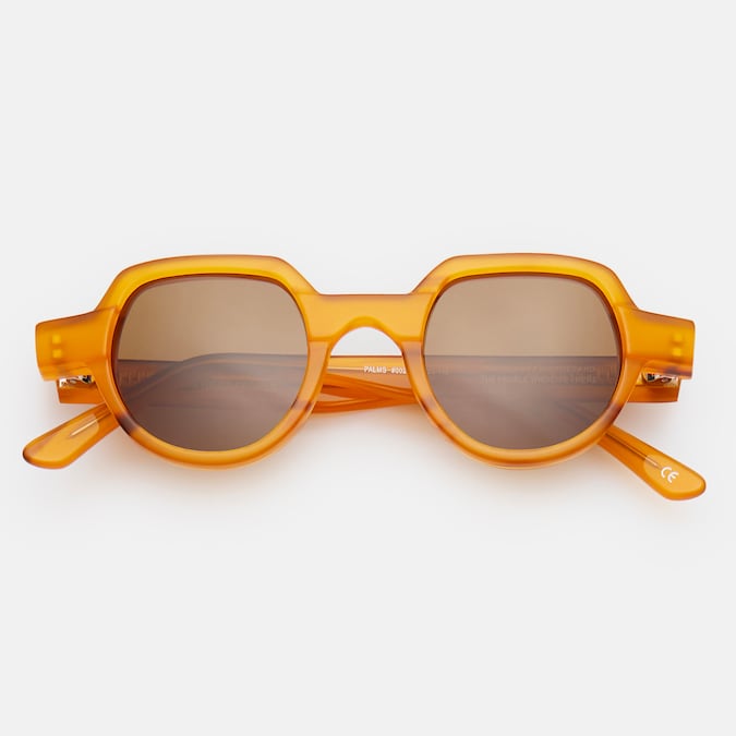TBD Eyewear. Occhiali da sole squadrati Cord, bioacetato per la montatura e lenti bio-based