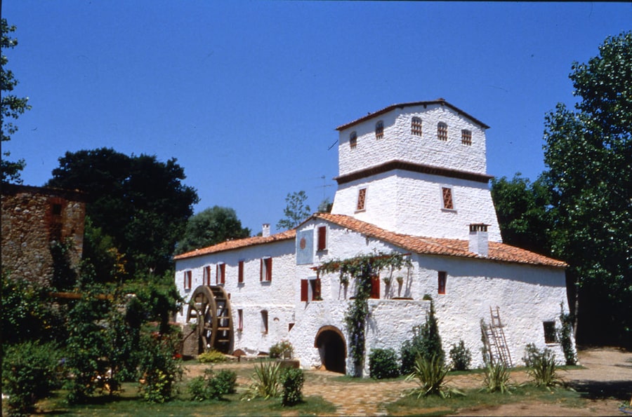 Lo storico mulino di Chiusdino, in provincia di Siena, simbolo del marchio Barilla (Mulino Bianco)