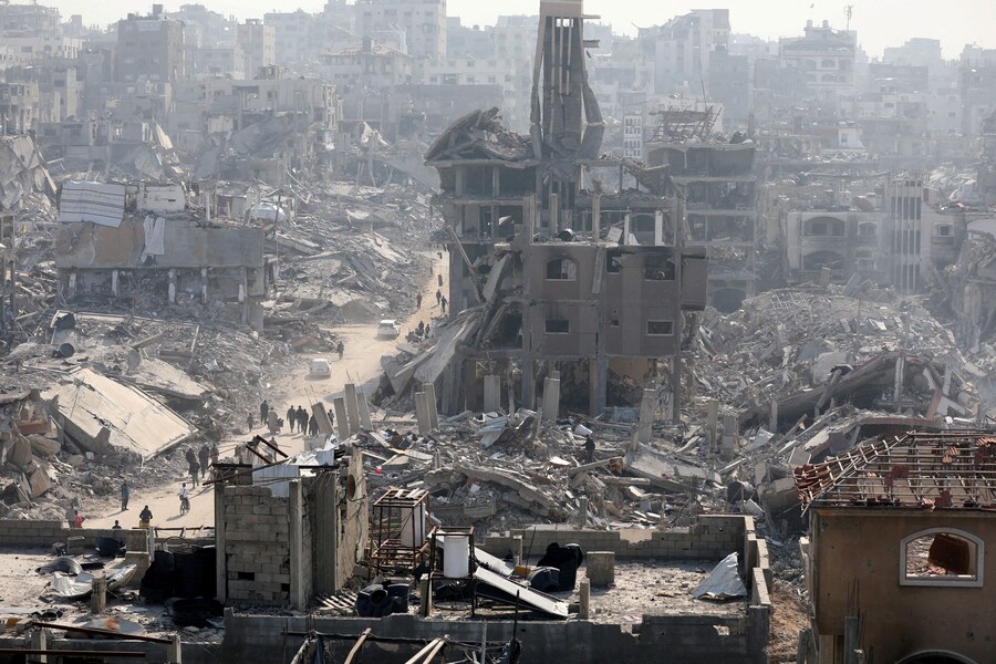 Le macerie a Jabalia, nel nord della striscia di Gaza. (REUTERS)