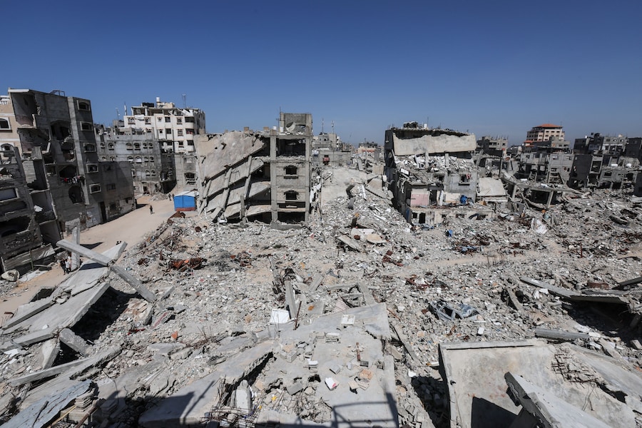 Edifici distrutti a Khan Younis, nella Striscia di Gaza meridionale. REUTERS/Ramadan Abed (REUTERS)