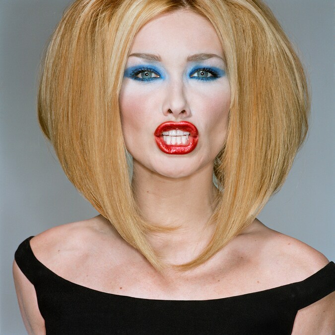 Michel Comte Carla Bruni (1996) (Courtesy Collezione Ettore Molinario Michel Comte)