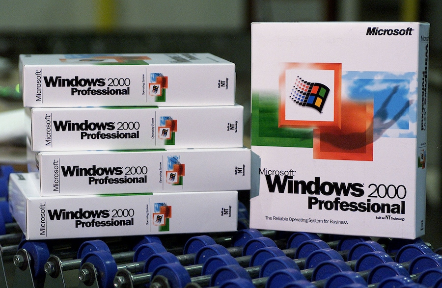 Le prime copie del sistema operativo Windows 2000 escono dalla linea di produzione di Salt Lake City. Siamo nel mese di dicembre 2000