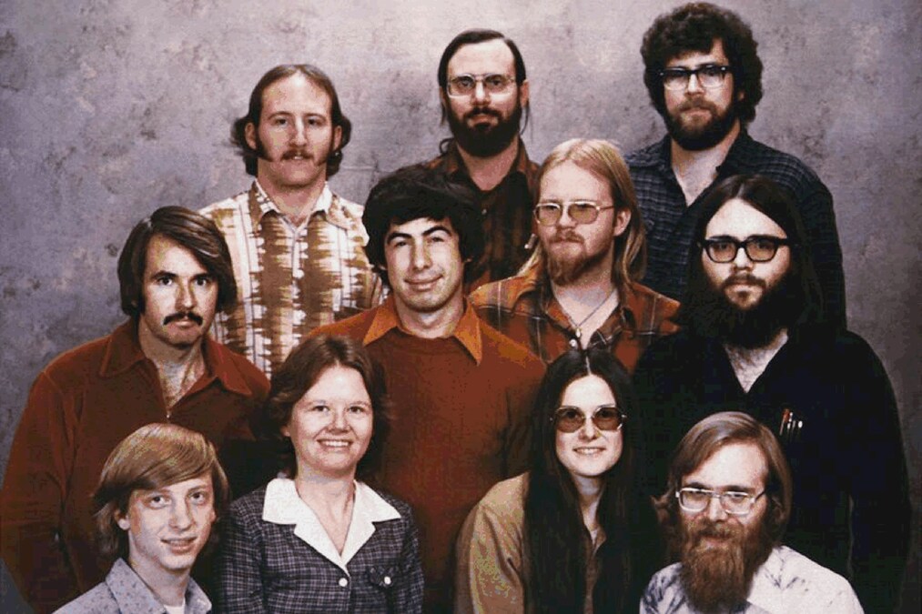 Foto del team Microsoft nel 1978. In alto, da sinistra a destra, Steve Wood, Bob Wallace, Jim Lane; in mezzo Bob O’Rear, Bob Greenberg, March Mcdonald, Gordon Letwin; in basso Bill Gates, Andrea Lewis, Marla Wood, Paul Allen. (Credit Image: © Barry Sweet/ZUMA Wire) (ZUMAPRESS.com / AGF)