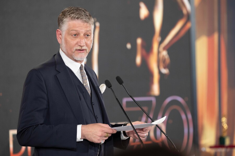 Il saluto del Ministro della Cultura Alessandro Giuli in occasione della cerimonia di presentazione dei candidati ai Premi “David di Donatello” per l’anno 2025. (ANSA)