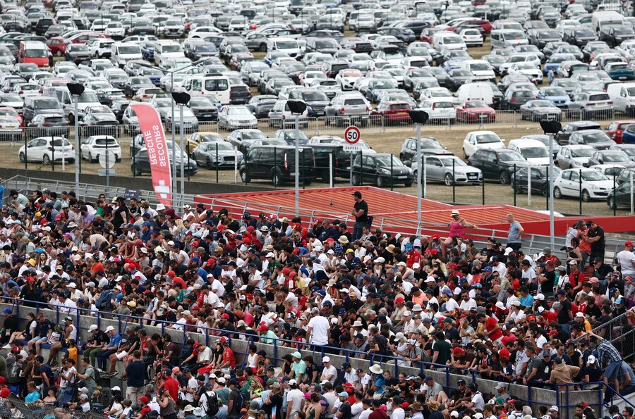 The 24 Hours of Le Mans - Circuit de la Sarthe, Le Mans, France - June 15, 2025 General view of people in the stands during the 24 Hours of Le Mans REUTERS/Stephane Mahe (REUTERS)