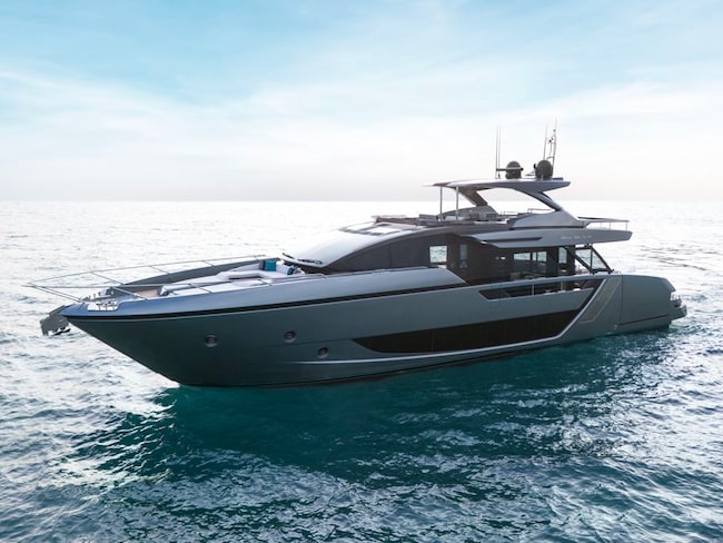 Riva, il cantiere e le nuove barche della Ferrari del mare