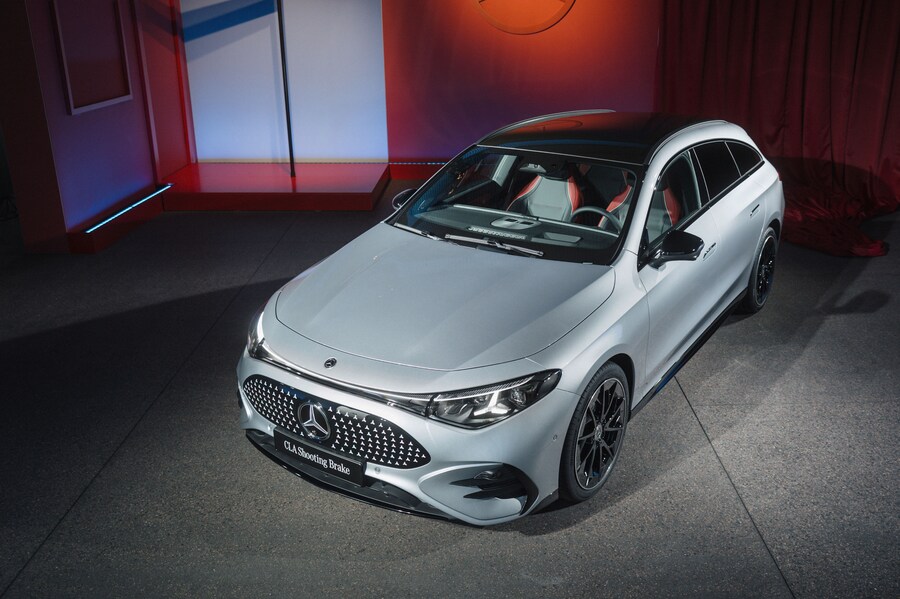  (Mercedes-Benz AG)