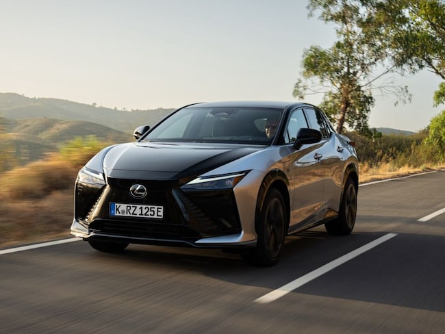 Lexus RZ, le foto della prova della 550e F-Sport