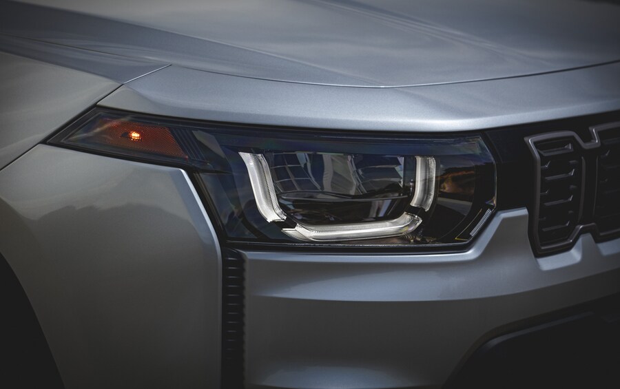 The 2026 Jeep® Cherokee Limited’s signature LED headlight (© 2025 Stellantis)