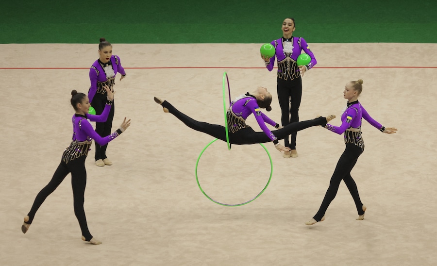 La squadra ucraina si esibisce durante la finale ai Campionati mondiali di ginnastica ritmica - Rio 2025 - Parco Olimpico Barra, Rio de Janeiro, Brasile - 24 agosto 2025. (REUTERS)