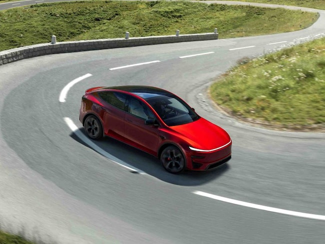 Tesla svela la nuova Model Y Performance