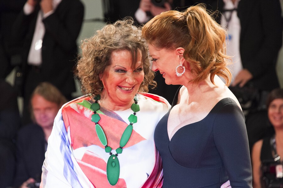 Foto IPP/ Daniele Cifala' 03/09/2017 74 th Mostra Internazionale d'Arte Cinematografica Festival del Cinema di Venezia The Leisure Seeker ( Ella e John ) Premiere nella foto : Susan Sarandon , Claudia Cardinale è morta l' attrice Claudia Cardinale (16878)
