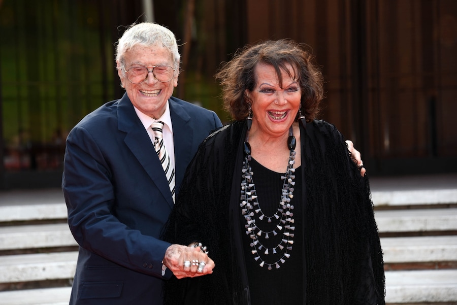 Foto/IPP/Gioia Botteghi Roma27/10/2018 Festa del cinema di Roma 2018, red carpet, del film italiani brava gente, nella foto : Claudia Cardinale con Raffaele Pisu Italy Photo Press - World Copyright (16878)