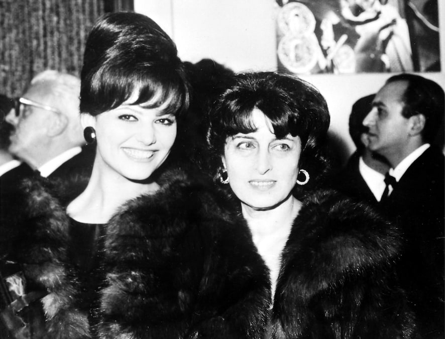 foto IPP/zumapress milano 1963 nella foto Claudia Cardinale e Anna Magnani WARNING AVAILABLE ONLY FOR ITALIAN MARKET è morta l' attrice Claudia Cardinale (16878)