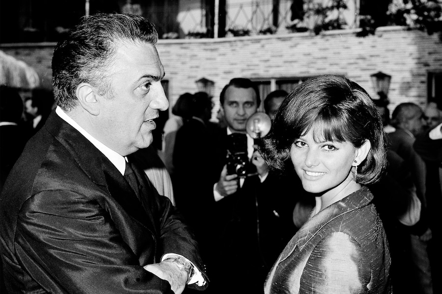 FILE - Italian actress Claudia Cardinale, right, and Italian film director Federico Fellini appear during an Academy Awards ceremony in Rome on May 27, 1964. (AP Photo/Giulio Broglio, File) Associated Press/LaPresse (APN)