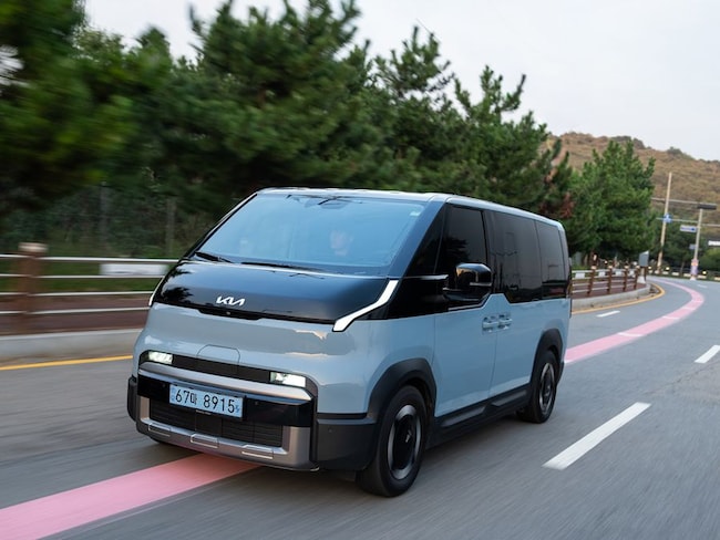 Kia PV5, le foto della prova in Corea del van elettrico
