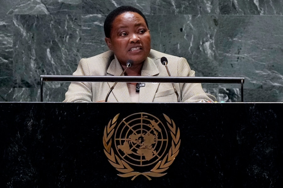 Robinah Nabbanja (1969) premier Uganda (AP)