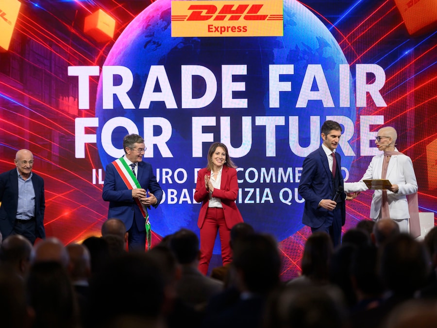 8 - Sul palco si sono susseguiti 3 panel tematici: Trade, Digital e ESG Transition, con il contributo di Istituzioni, Esperti e Clienti.