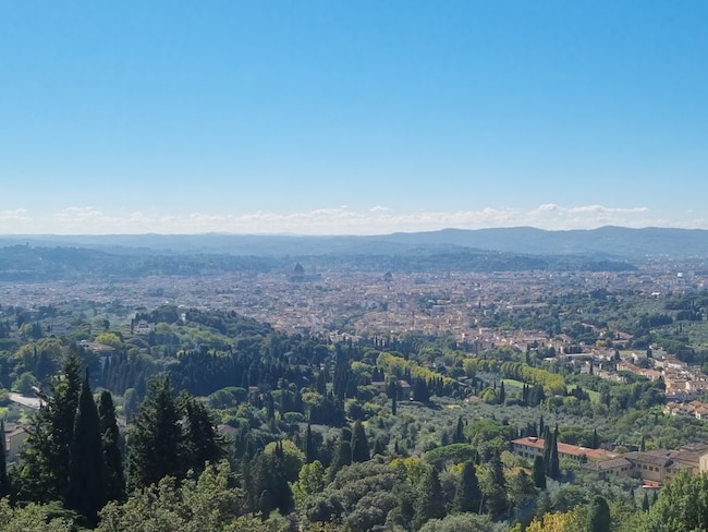 In cammino lungo la Via degli Dèi
