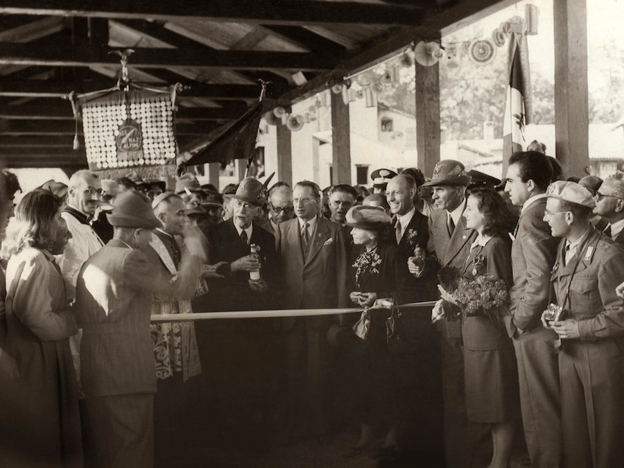 1948. Inaugurazione del Ponte Vecchio Alcide de Gasperi con Grappa Nardini